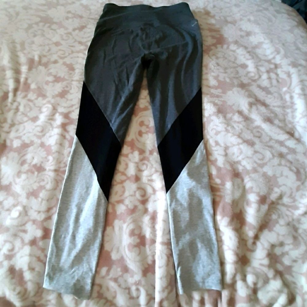 Athletic sz small grey black color block leggings